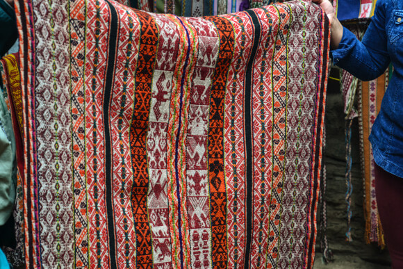 Sacred Valley master weaving experience